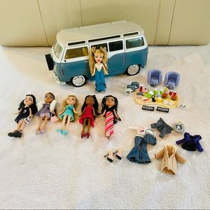 BRATZ Lil Bus, 6 Lil BRATZ & Accessories